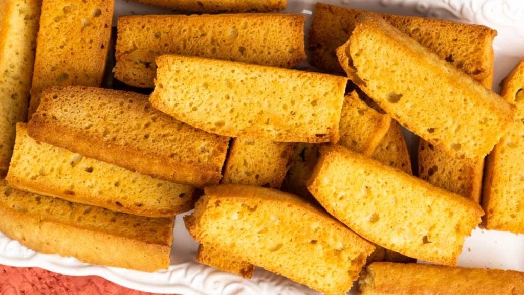 Cake rusk and butter cookies